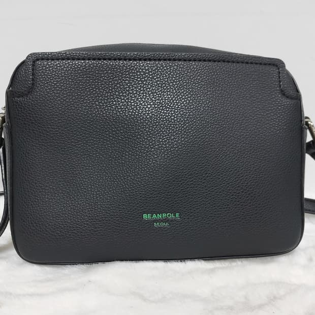 빈폴 블랙 크로스백