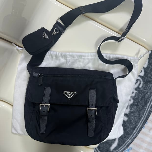 [A+ 정품] 프라다 메신저백 신형 내장칩