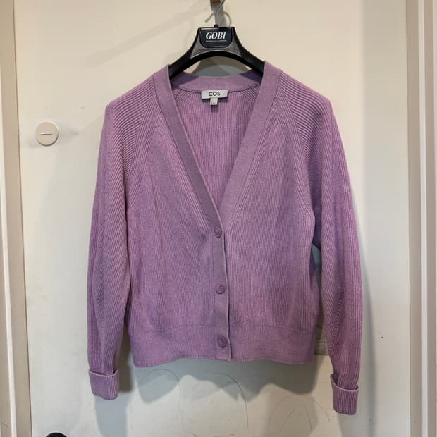 코스 리브드 니트 가디건