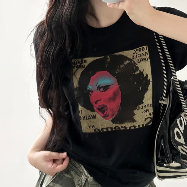 슈프림 썸 걸스 블랙 반팔티