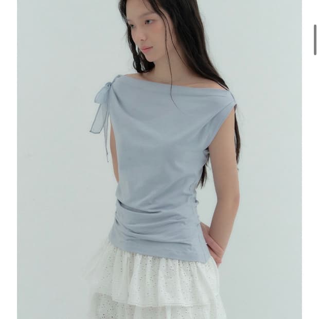 플로움 드레이프 오프숄더