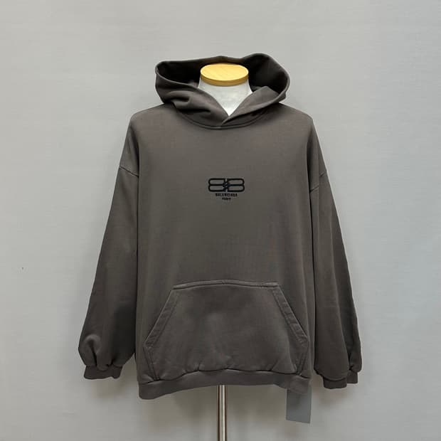 발렌시아가 BB 로고 크롭 후드티 (105)