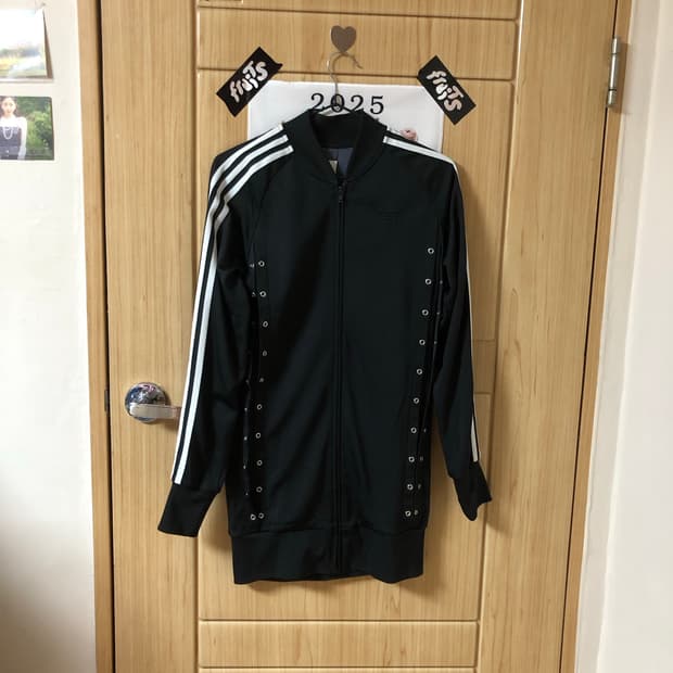 아디다스 X 제레미스캇 콜라보 트랙탑 드레스