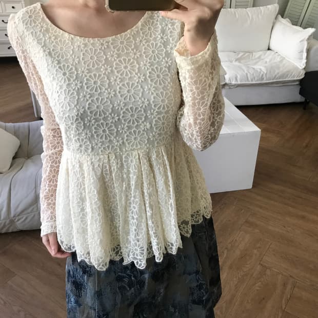 vintage lace frill top