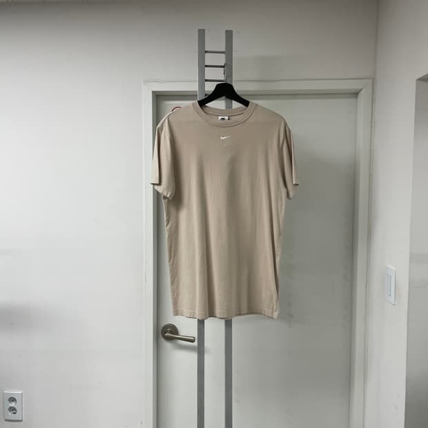 나이키 스우시 반팔 티셔츠 베이지 S