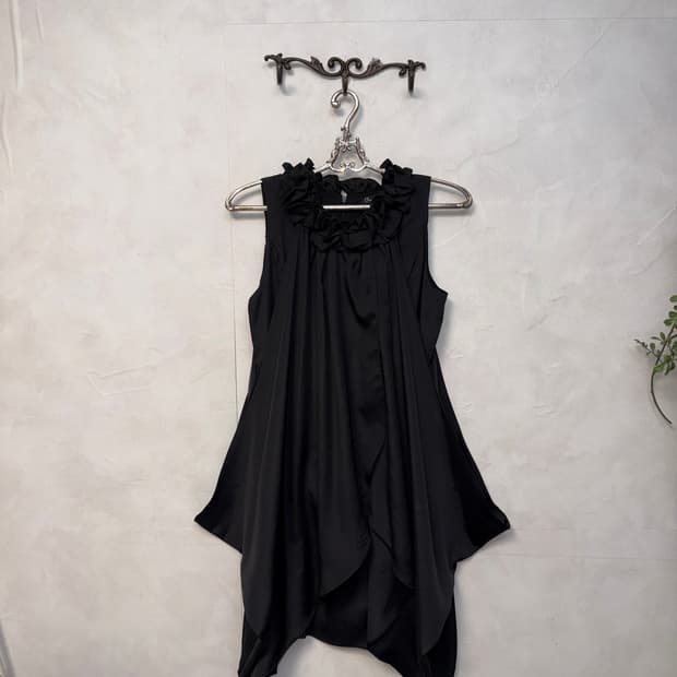 Black satin ruffle shirring layered ops