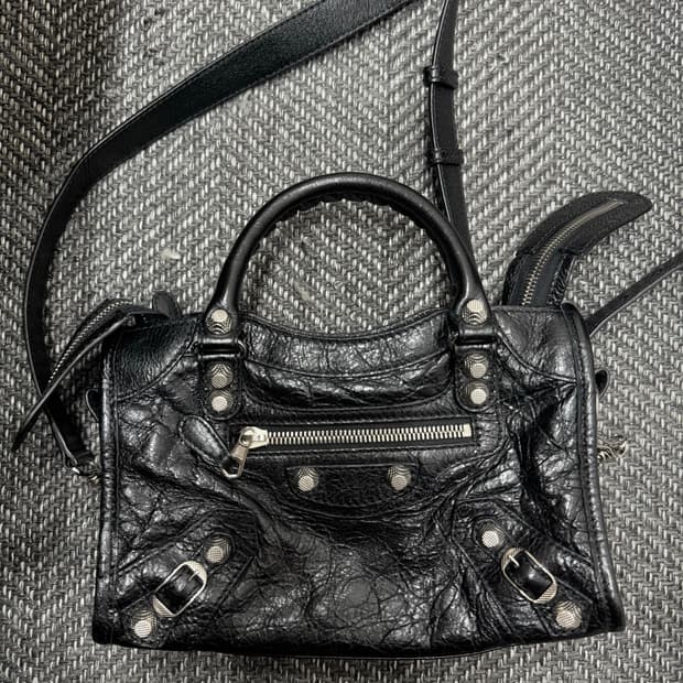 발렌시아가 자이언트 미니 블랙