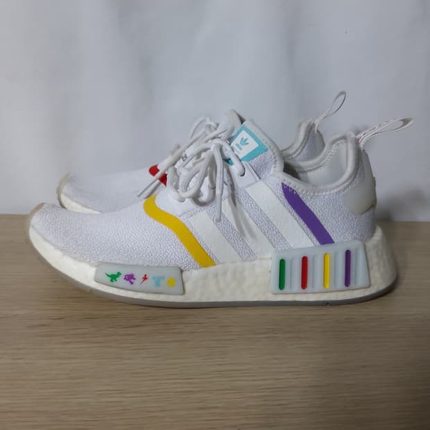225mm 아디다스 nmd r1 운동화