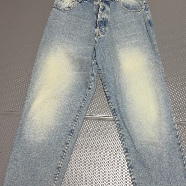 Pop trading company jean s size!