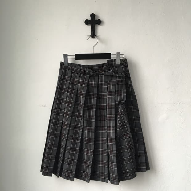 Check pattern pleats skirt