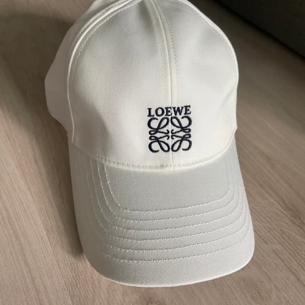 (마지막특가) 로에베 LOEWE 화이트 볼캡 새상품