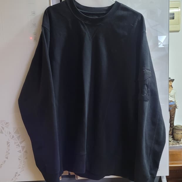 어콜드월 나침반 맨투맨