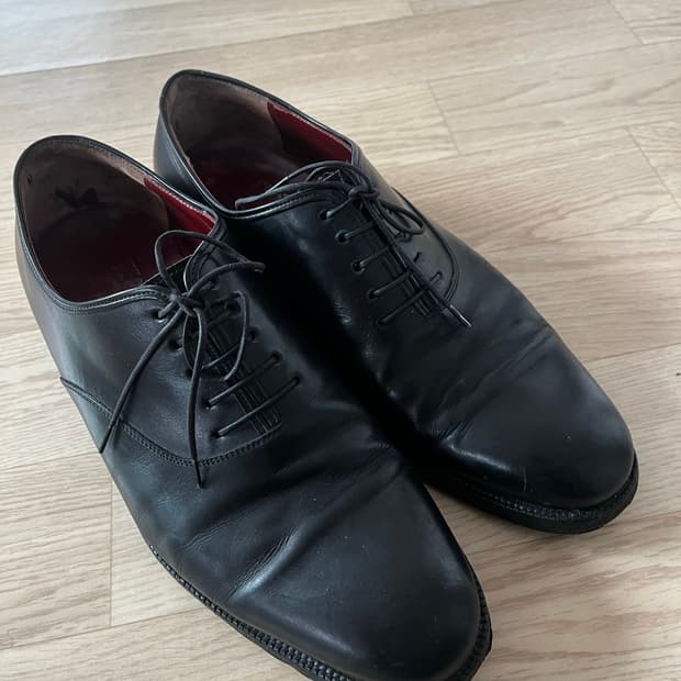 페라가모 레이스업 레더 슈즈