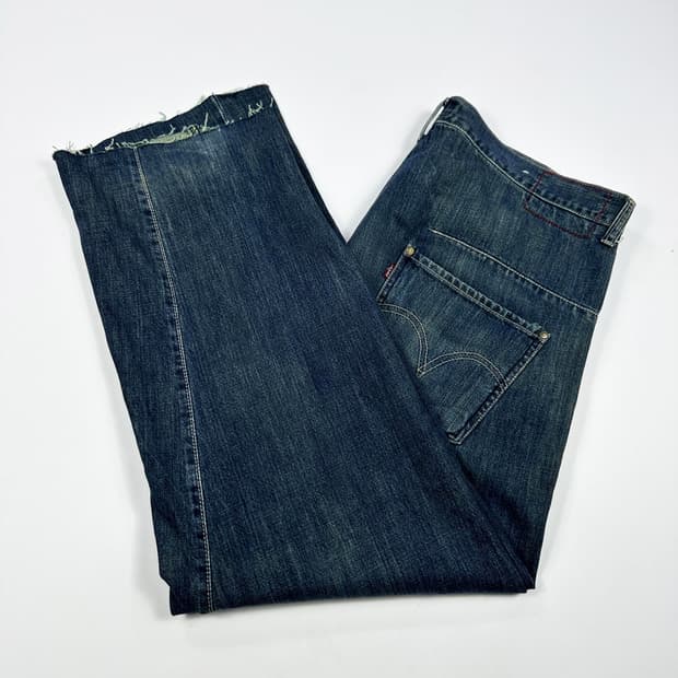 38 리바이스 와이드핏 엔지니어드 컷오프 데님팬츠