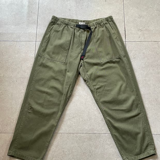 Gramicci 그라미치 카키색 루즈핏 팬츠
