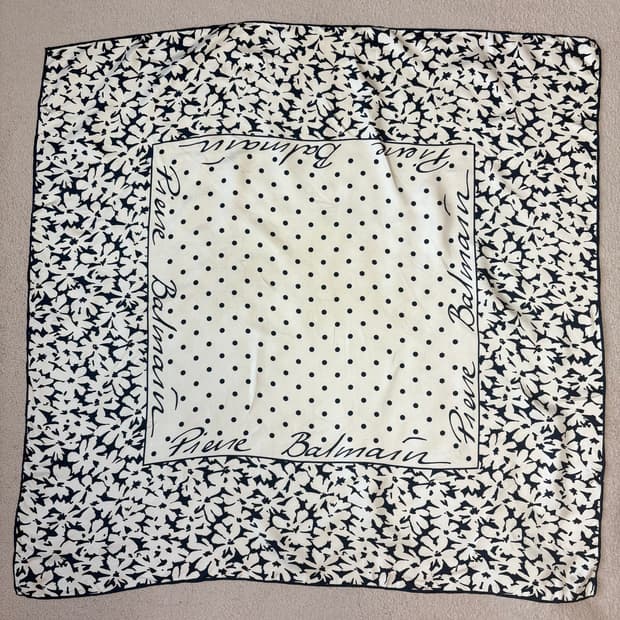 피에르 발망(Pierre Balmain) 빈티지 실크 스카프