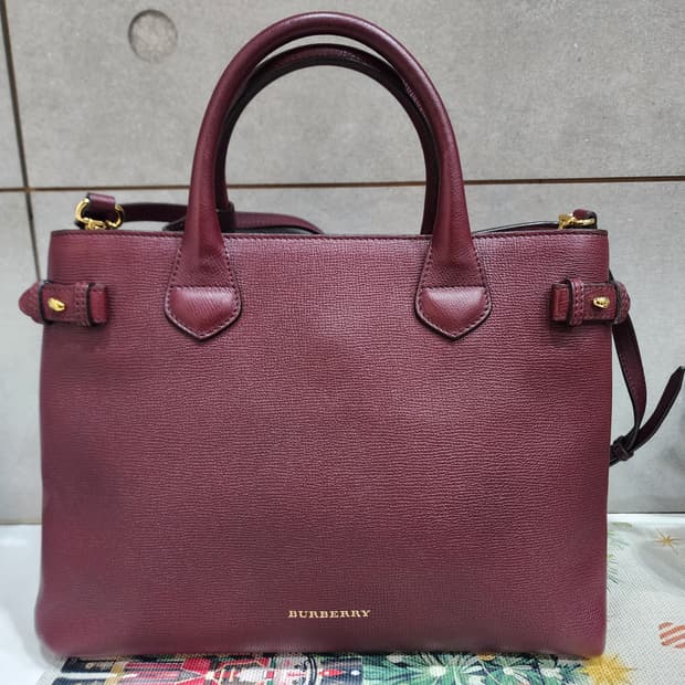 버버리 배너백 버건디 미듐