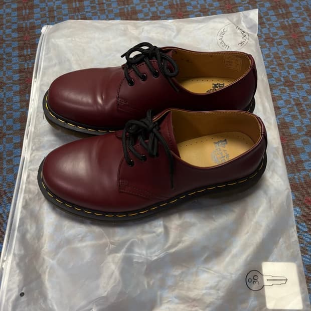 닥터마틴 스무스 체리 250