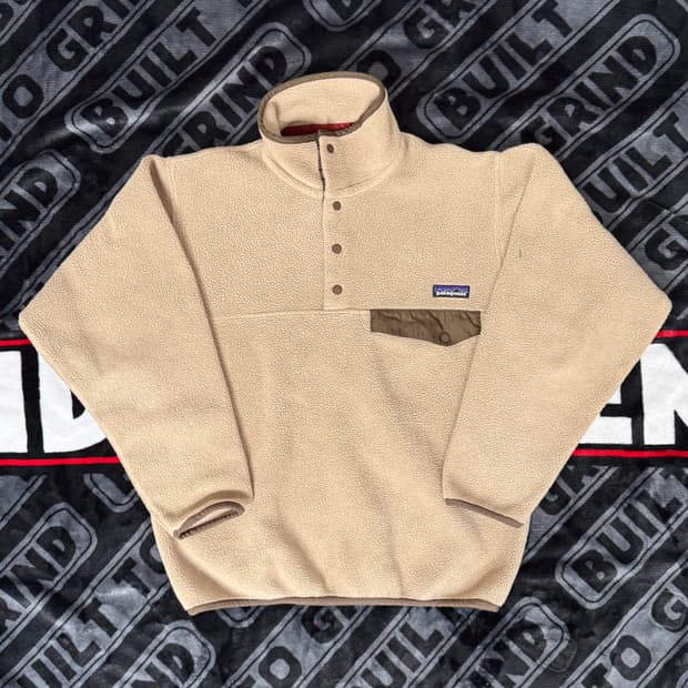 파타고니아 신칠라 스냅 티 풀 오버 베이지 앤 브라운 메이드 인 콜롬비아