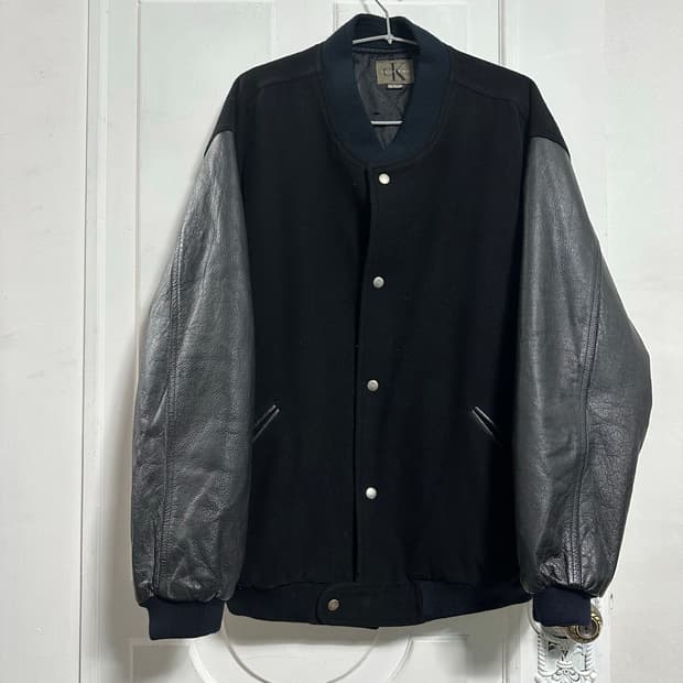 캘빈클라인 빅로고 바시티자켓