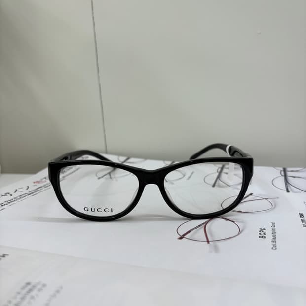 구찌 빈티지 뿔테 안경