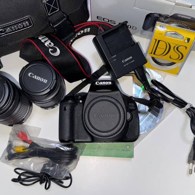 캐논 EOS 600D 풀박 + 18-55mm 렌즈
