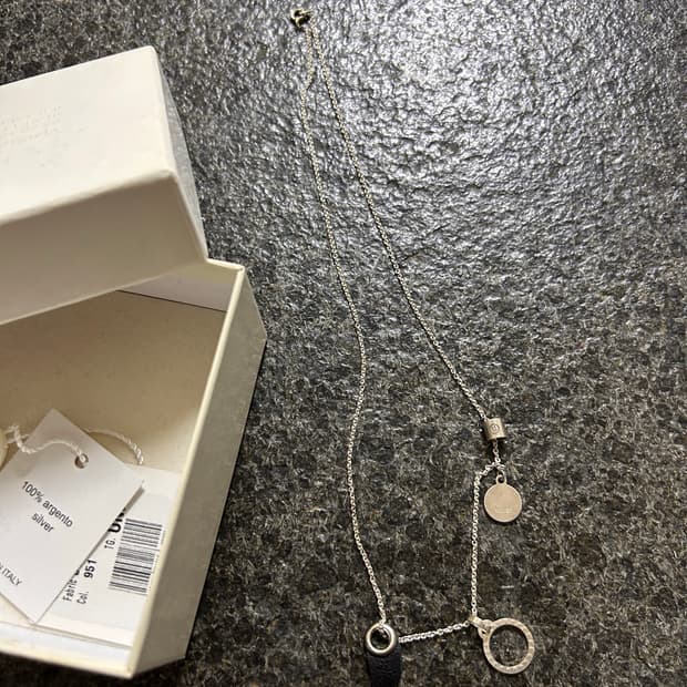 마르지엘라 네 개의 장식 목걸이