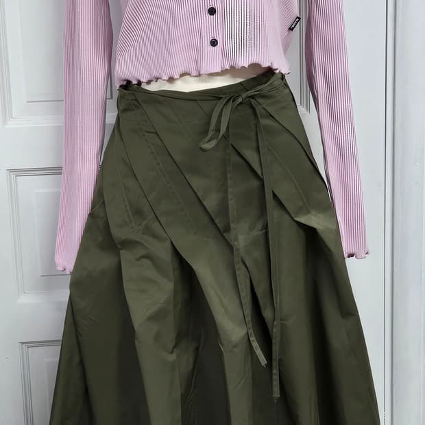 아지포레스트 사선 스커트