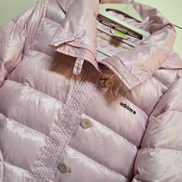 아디다스 딸기우유 덕다운 숏 패딩(대장급)