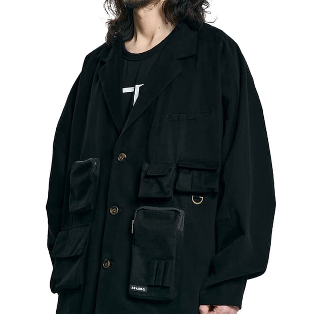 아조바이아조 멀티포켓자켓 삽니당~