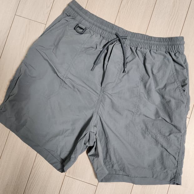 새상품급) 코드그라피 블루 밴딩 반바지 사이즈m

여러 중고사이트에도 같