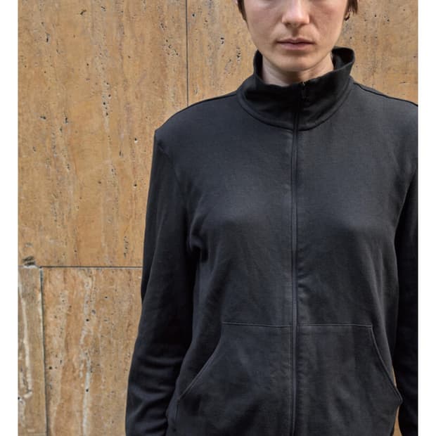 머듈 넥집업 블랙 1사이즈 구합니다