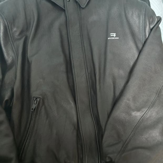 발렌시아가 택시 블루종 xs 25년 1월 제조