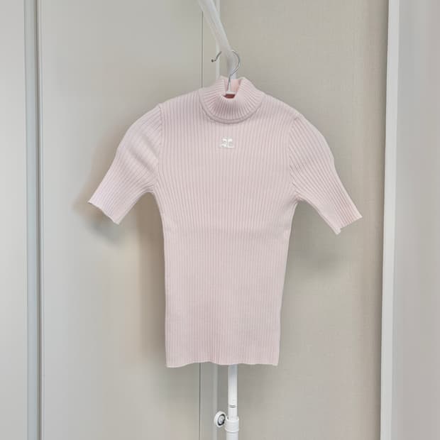 꾸레쥬 핑크 골지 반팔 니트