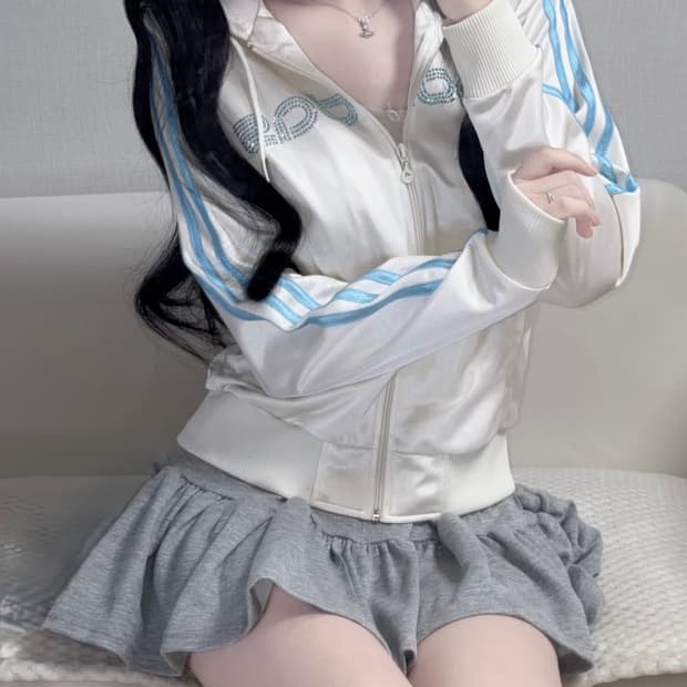 아디다스 시나모롤깔 큐빅 화이트 블루 삼선 후드 집업 져지 90