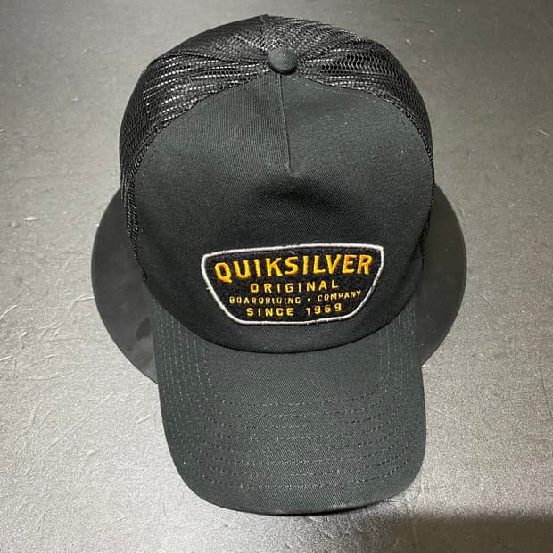 Quiksilver vintage trucker cap메쉬캡