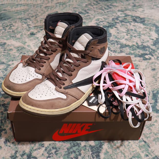 NIKE 나이키 에어조던1 트래비스 스캇 모카 285