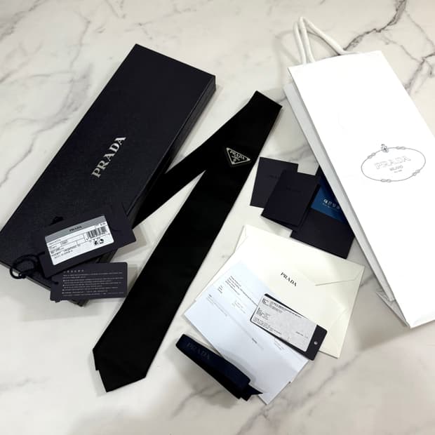 새상품 프라다 리나일론 개버딘 넥타이 블랙 R150