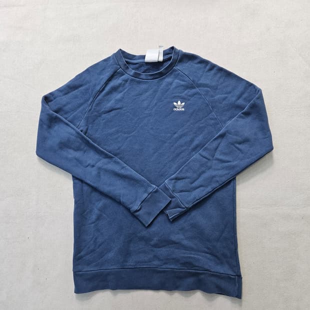 L 아디다스 에센셜 크루 맨투맨 0313Y