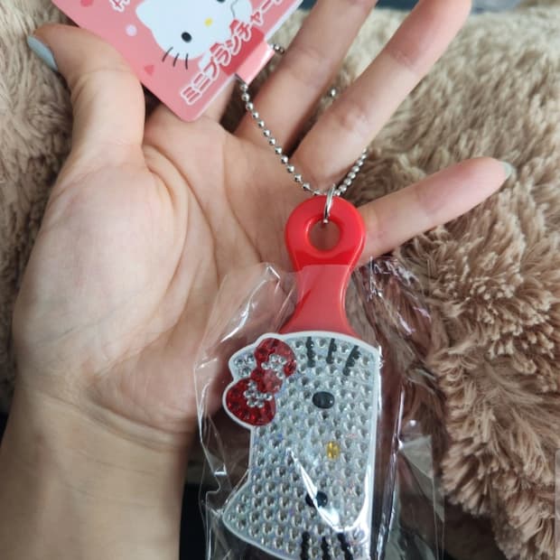 정품 일본판 헬로키티 빗 키링
