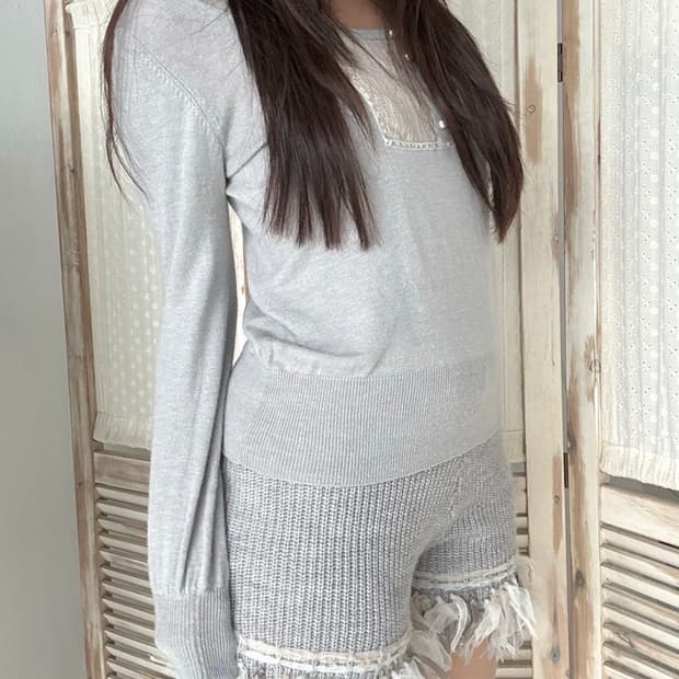 Light gray point knit top