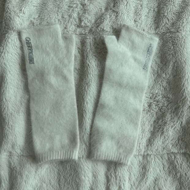 체리퀴리 앙고라 핸드워머 