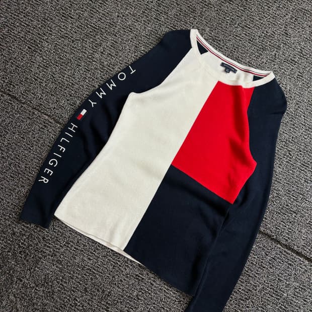 타미힐피거 아카이브 라운드넥 배색 니트 스웨터 2312