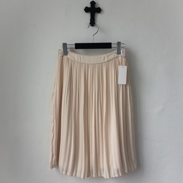 Pleats midi skirt
