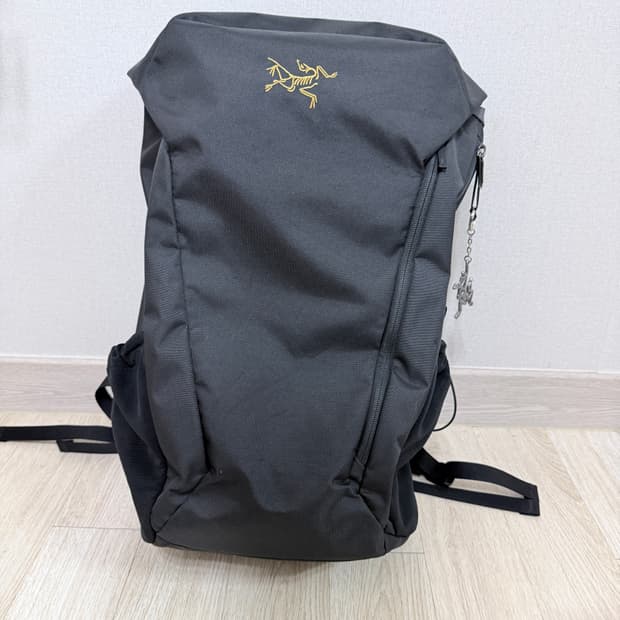 아크테릭스 맨티스 30 백팩 블랙 판매합니다