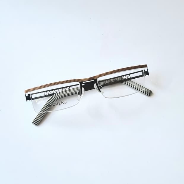 데드스탁 긱시크 유니크한 반무테 안경테  547