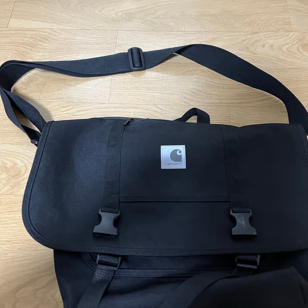칼하트 wip 파슬백 메신저백