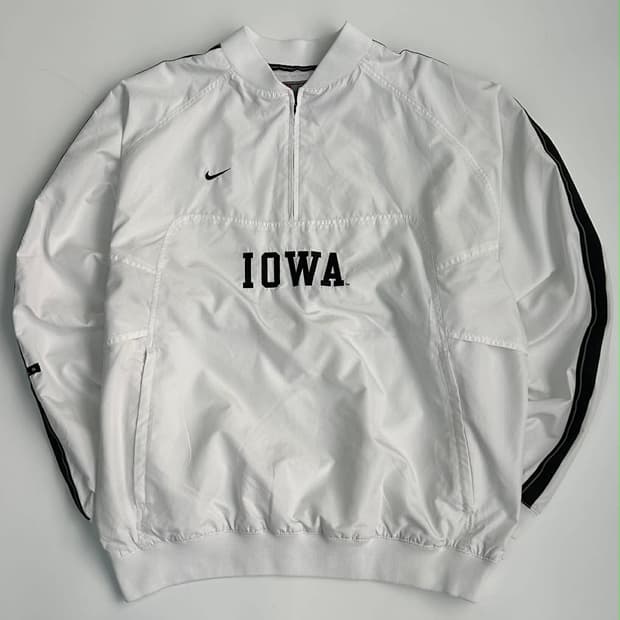 [L] 나이키 팀 아이오와 화이트 대장급 웜업 윈드브레이커