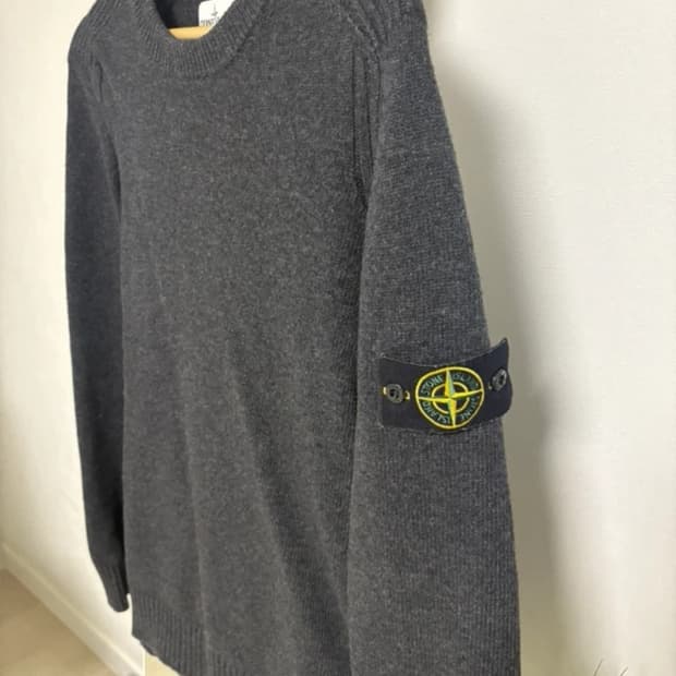 스톤아일랜드 다크 그레이 니트