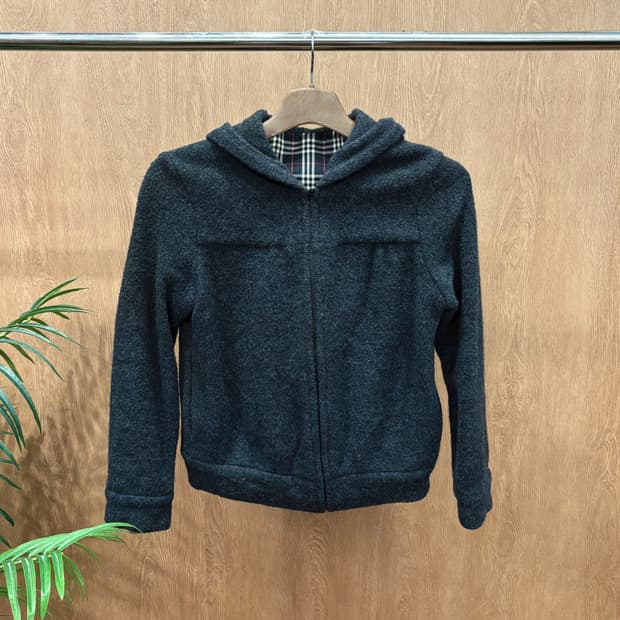 버버리 블루 라벨 후드넥 플리스 집업 로고 탭 디테일 레귤러핏 차콜